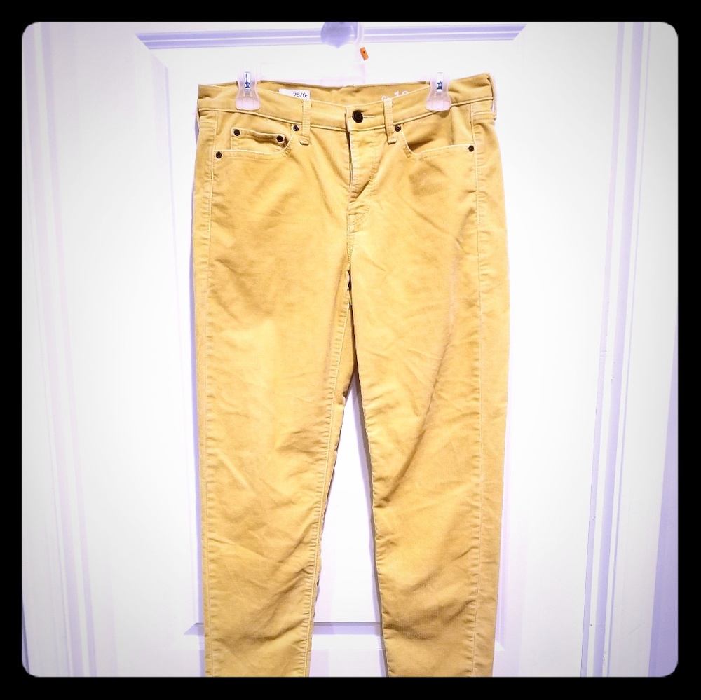 Preloved Gap Cords in gold